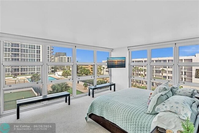 Building Photo - 525 N Ocean Blvd