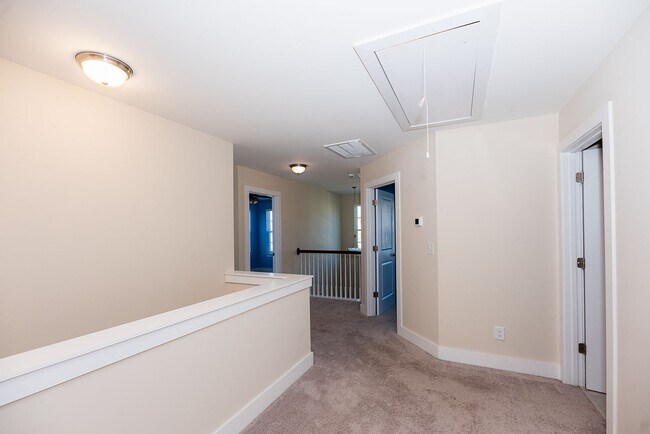 Building Photo - Beautiful 3Bed/2.5Bath Townhome located in Kernersville at Welden Village