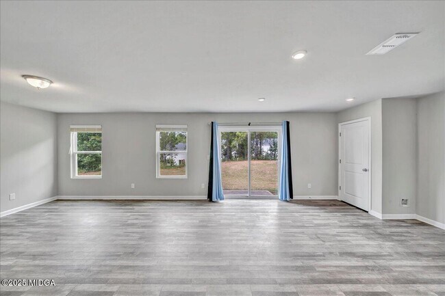 Building Photo - 116 Poplar Pass