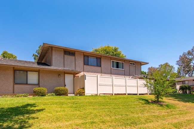 Building Photo - 28763 Conejo View Dr