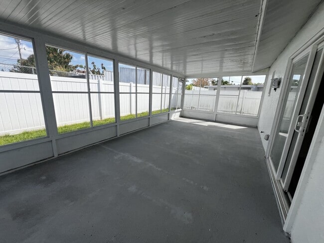 Building Photo - 120 Shanle Dr