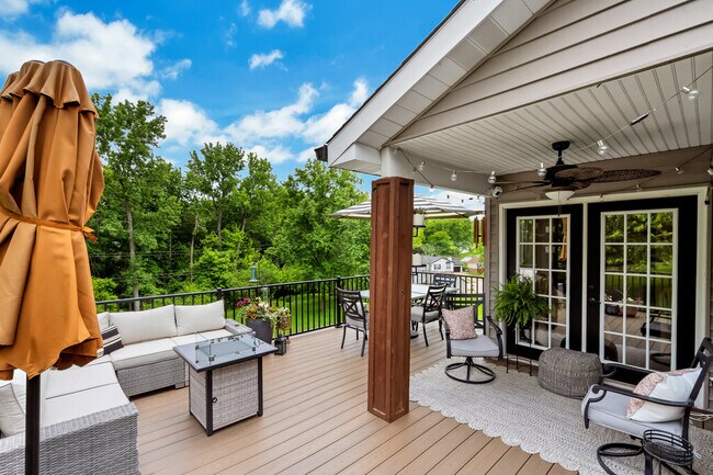 Building Photo - 2947 Meramar Dr