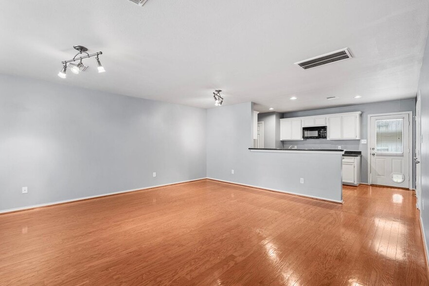 Building Photo - 1710 Redwing Cove Dr