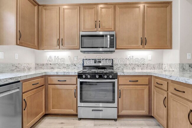Building Photo - 16912 Laurel Hill Ln