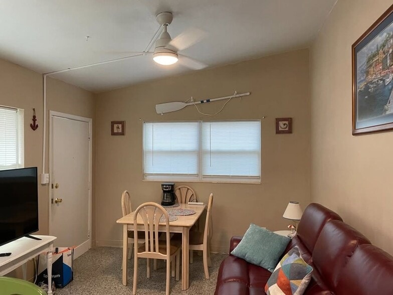 Building Photo - 2125 Highland Ave