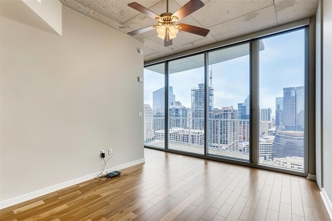 Building Photo - 360 Nueces St