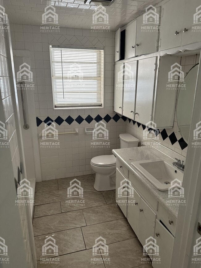 Building Photo - 2912 Ave L