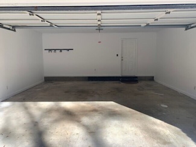 Building Photo - 1124 Sewanee Ct