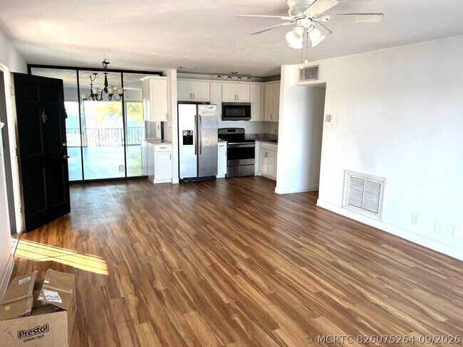 Building Photo - 4700 N Flagler Dr