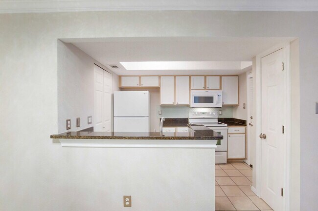 Building Photo - 7635 Guadalupe St