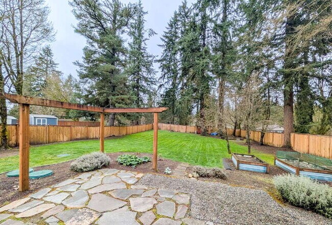 Building Photo - 115 E Jonathan Rd