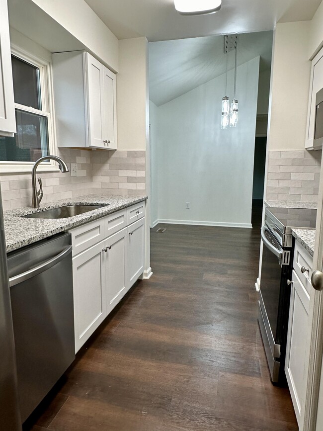 Building Photo - 2413 Pentland Dr