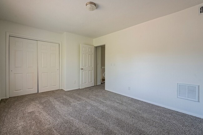 Building Photo - 5869 N 59th Dr