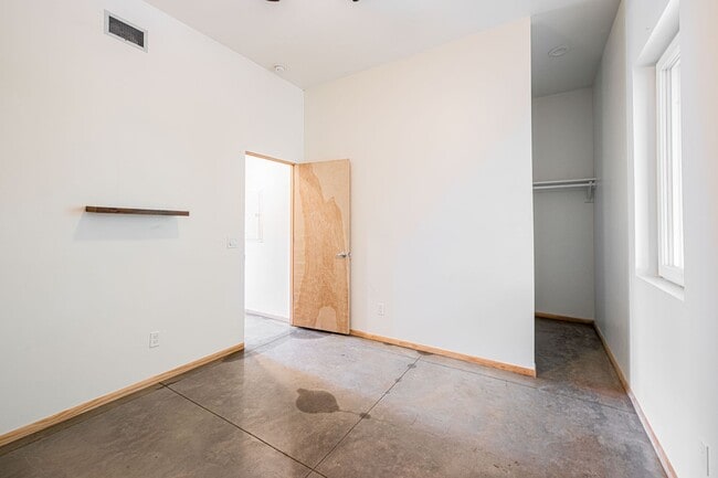 Building Photo - 925 Dunlap St