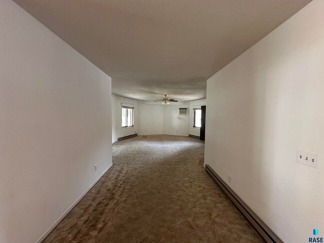 Building Photo - 504-506 N McKenzie St