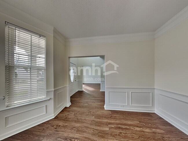 Building Photo - 121 Sandy Ln