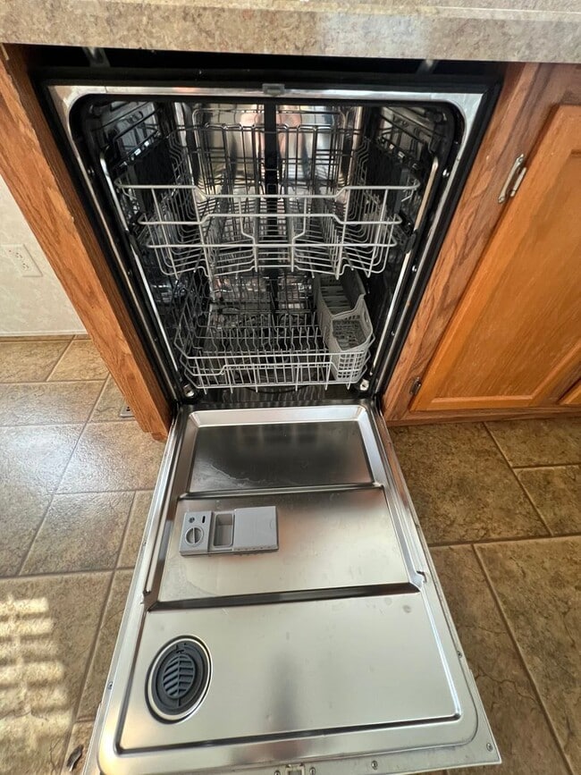 Building Photo - 3 Bedroom 2 Bath Modular Home with Many Amenities & Storage Shed