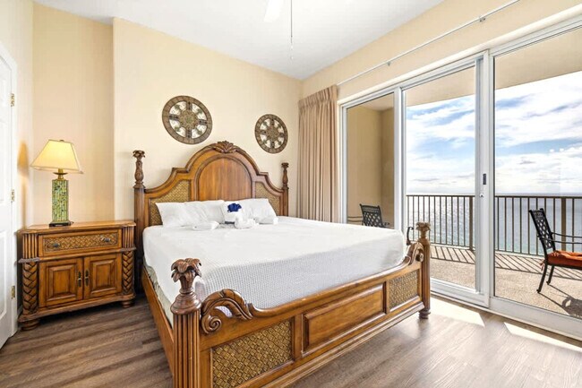 Building Photo - 10625 Front Beach Rd