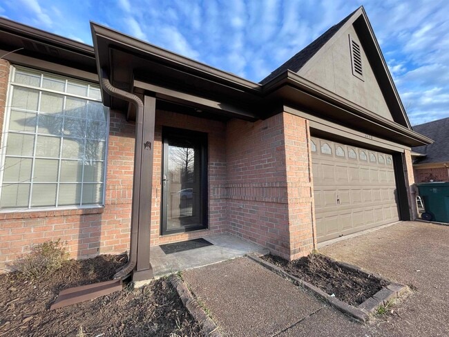 Building Photo - 2256 Lake Springs Ln