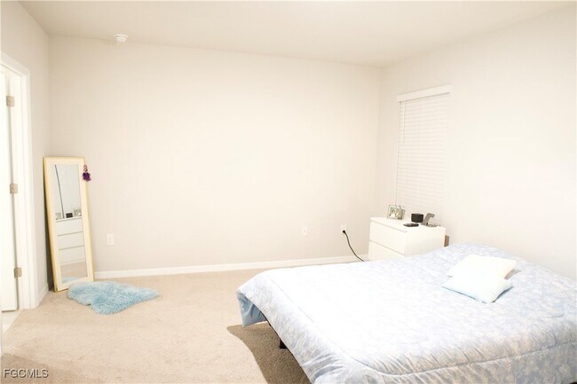 Building Photo - 413 SE 4th St