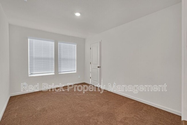 Building Photo - 393 Sullivan Dr