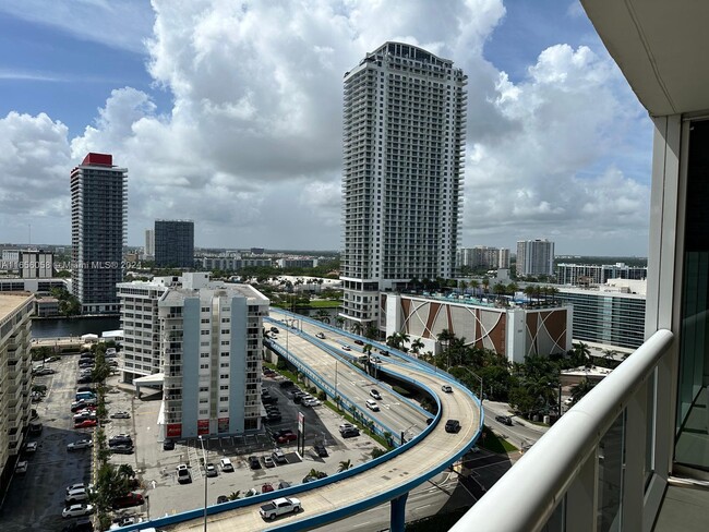 Building Photo - 1800 S Ocean Dr