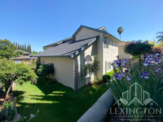 Building Photo - 6118 Cameo Dr