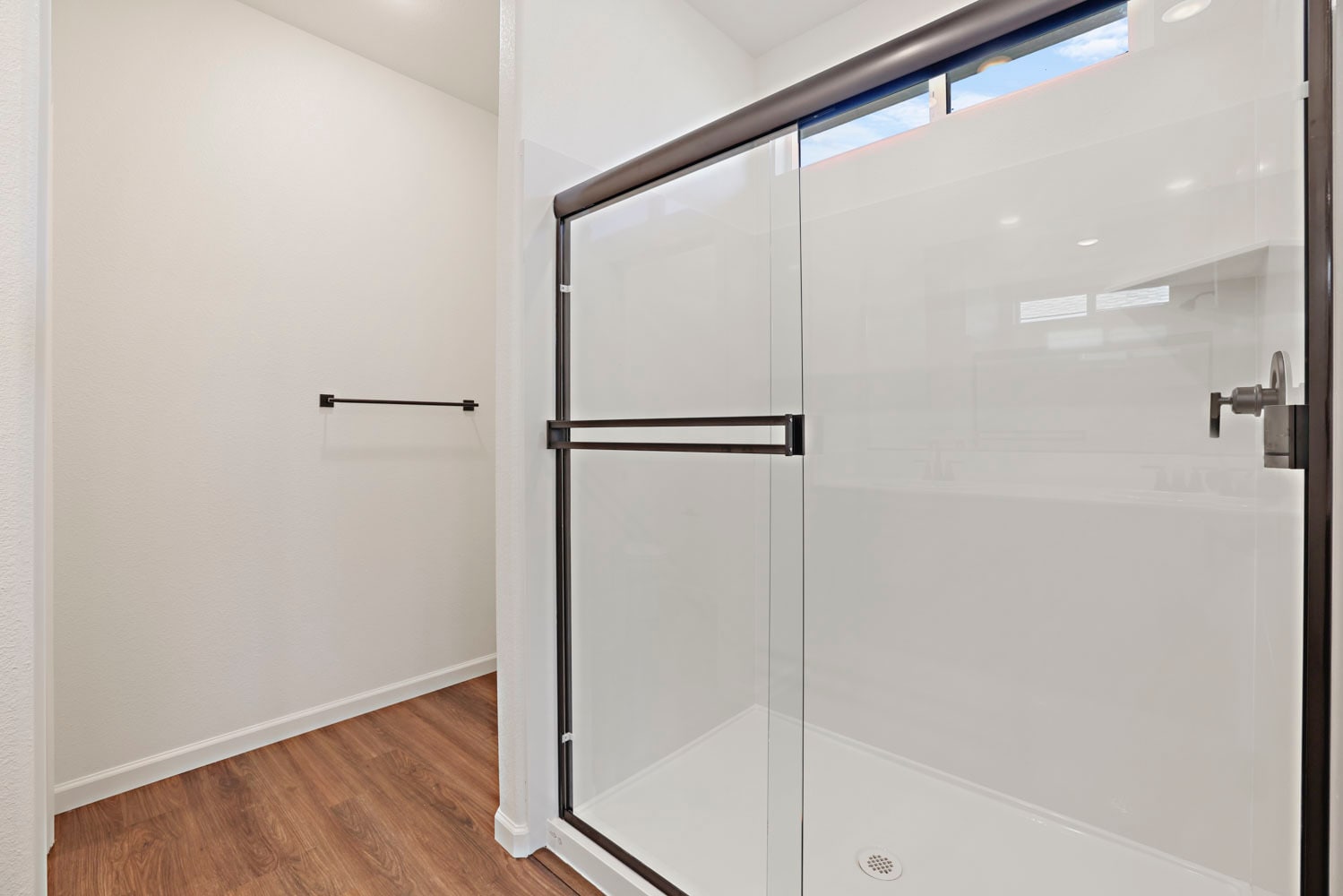 Master Bath - Shower - 522 Bedfordshire Dr