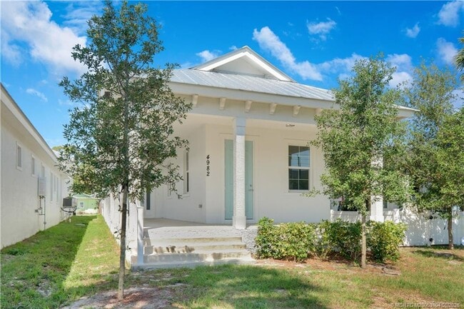 Building Photo - 4982 SE Railway Ave