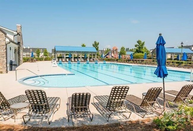 Building Photo - Beautiful spacious Home in Berewick community in Steel Creek