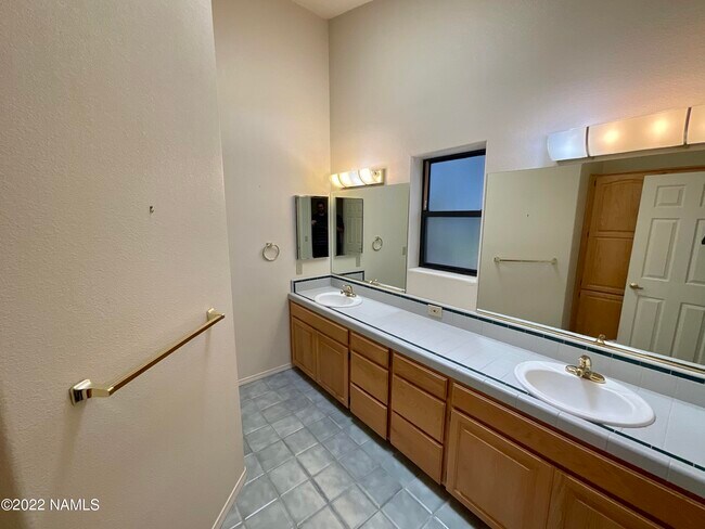 Building Photo - 4571 E Flintwood Ln