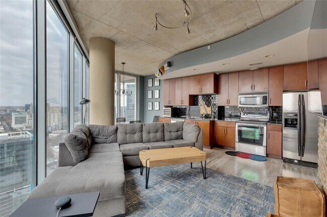 Building Photo - 360 Nueces St