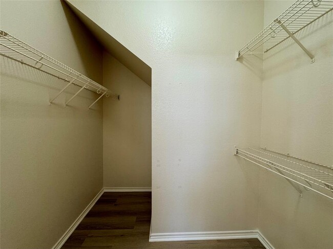 Building Photo - 11606 Hereford St