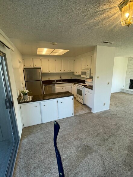 Building Photo - 140 Paseo Farrallon