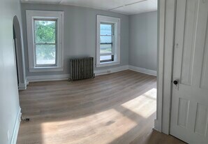 Building Photo - 135 Ontario St