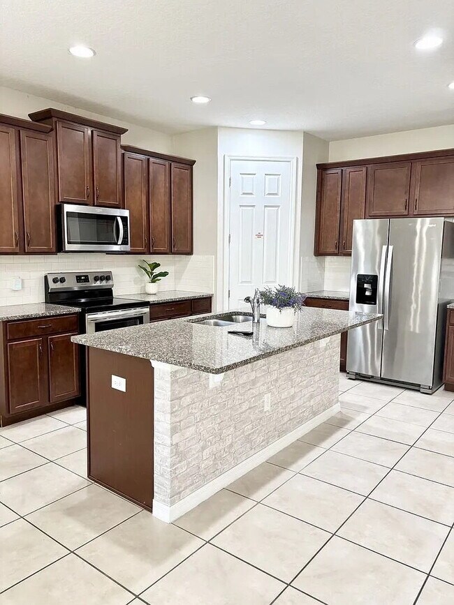 Building Photo - 9017 Flamingo Ky Way