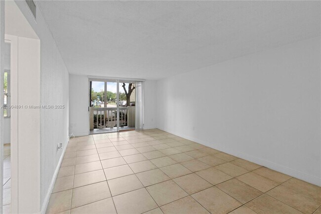 Building Photo - 1800 Sans Souci Blvd