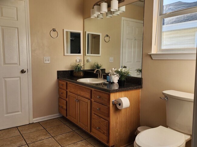 Building Photo - Palm Cove