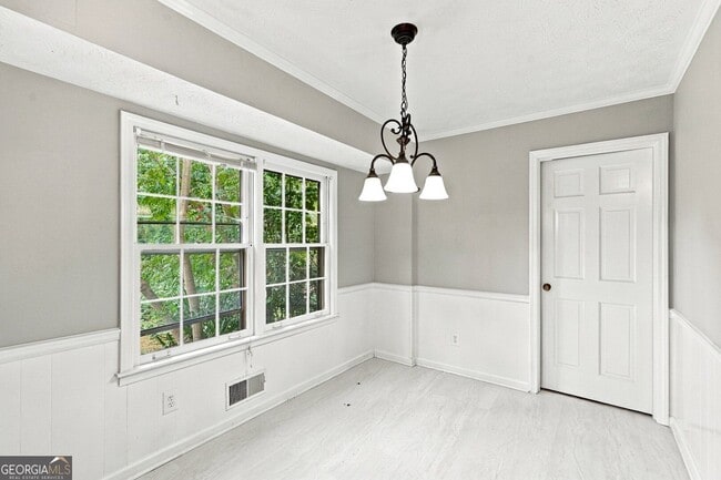 Building Photo - 4548 Shallowford Rd