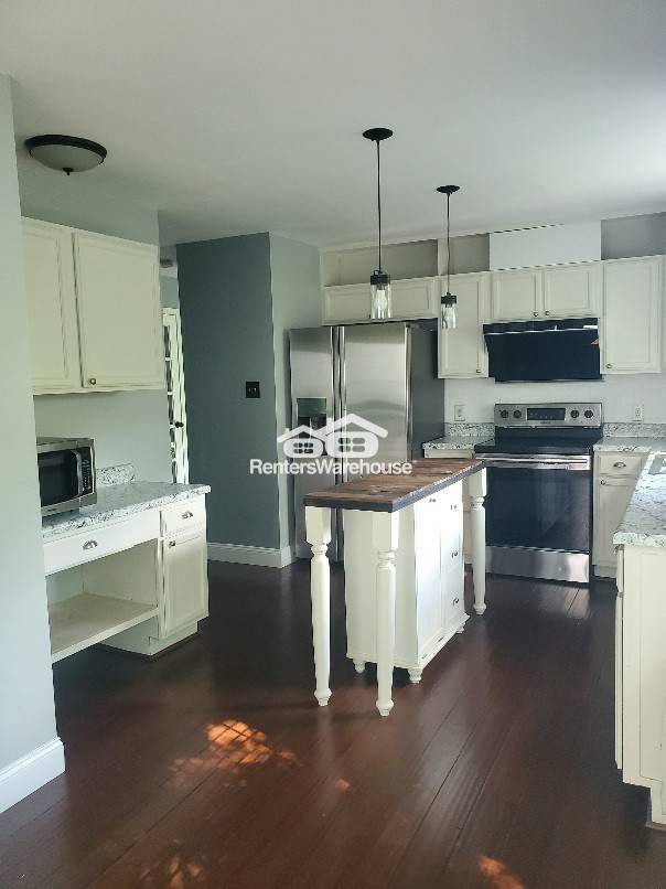 Building Photo - 1351 Oak Borough Dr