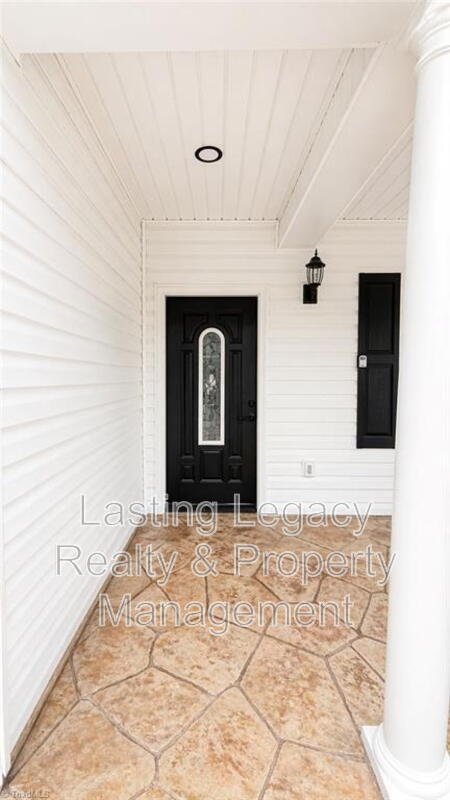 Building Photo - 1505 East Ave