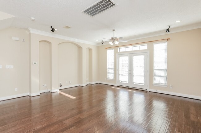 Building Photo - 10658 Clearview Villa Pl