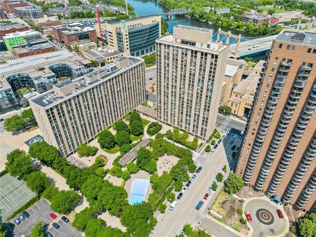 Building Photo - 19 S 1st St