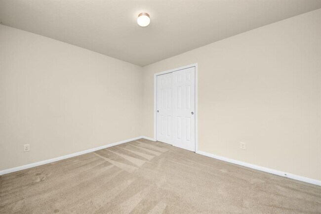 Building Photo - 9914 Swallow Dr
