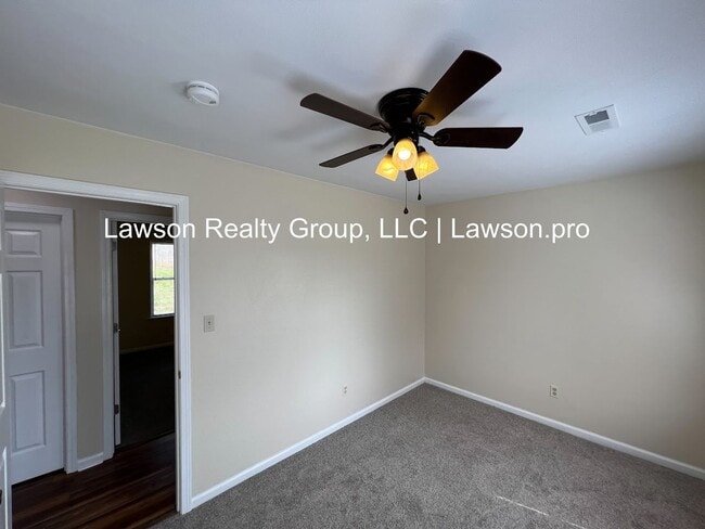 Building Photo - 7th St 306-8