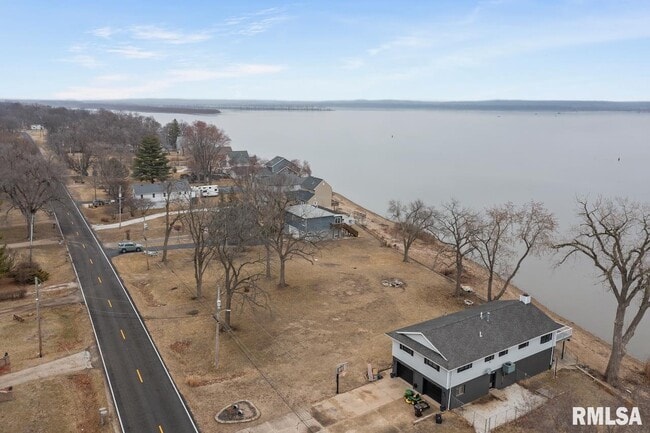 Building Photo - 15326 N River Beach Dr