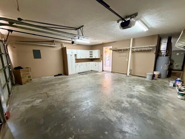 Building Photo - 604 Mallory Dr