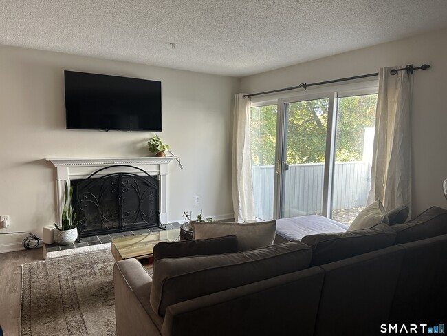 Building Photo - 10 Sugar Maple Ln