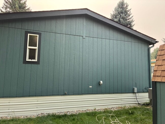 Building Photo - Beautiful, Quiet neighborhood close to dow...