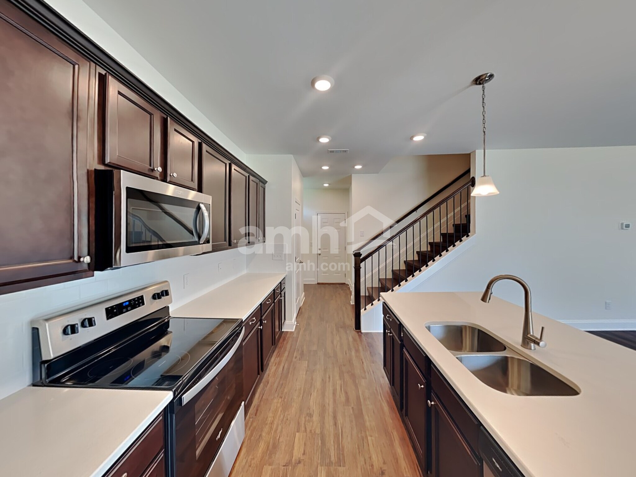 Building Photo - 5211 Valor Dr